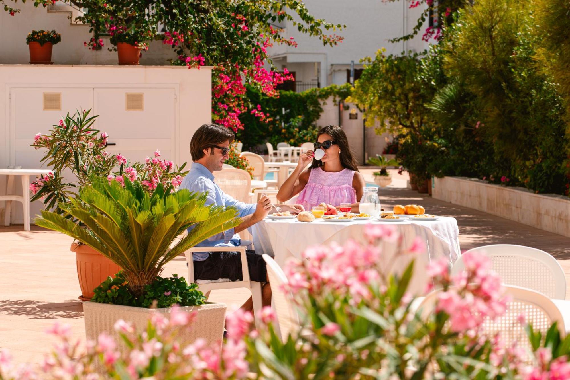 Hotel Degli Aranci Vieste Extérieur photo
