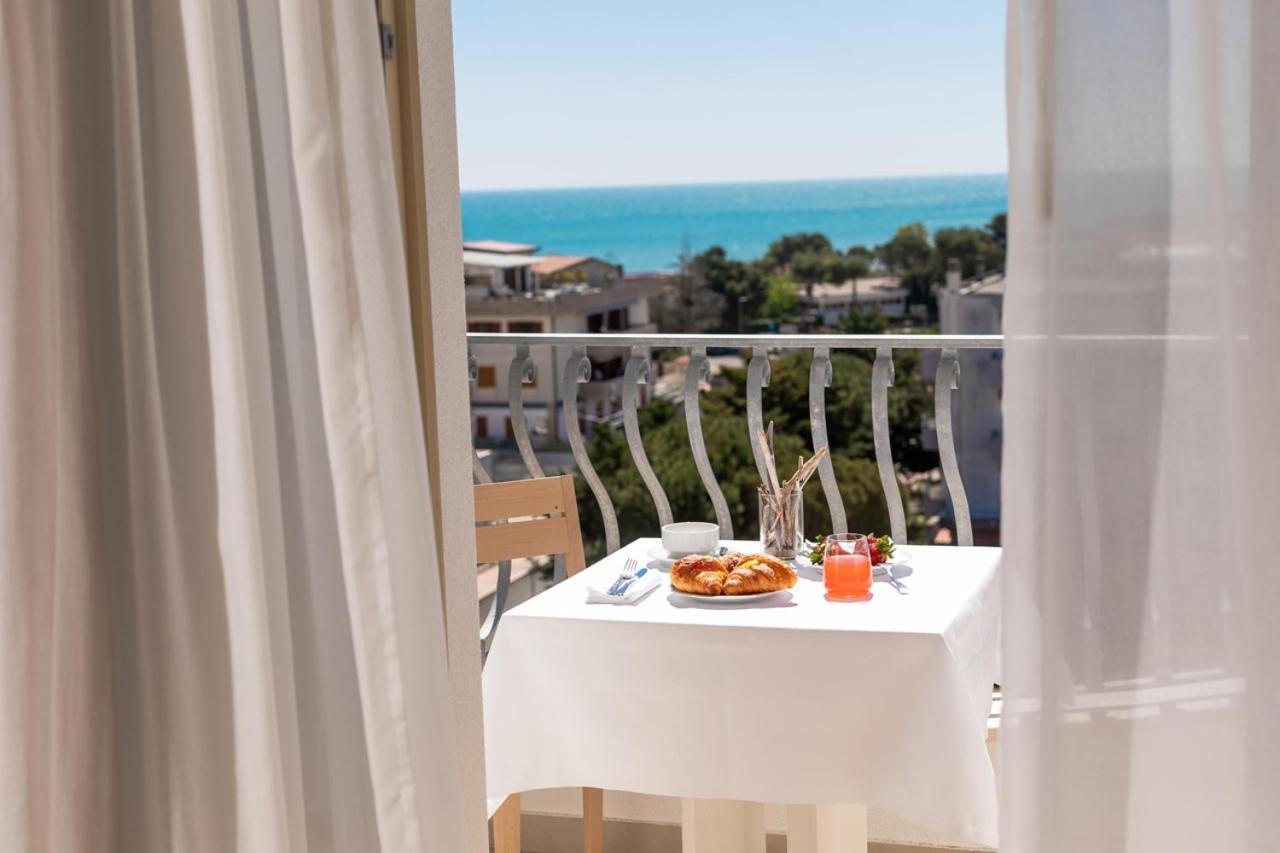 Hotel Degli Aranci Vieste Extérieur photo